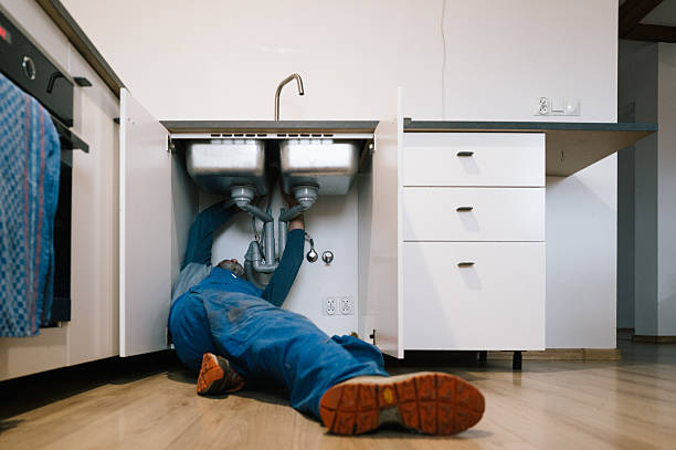 Professional Leak Detection technician working in Castle Rock, WA